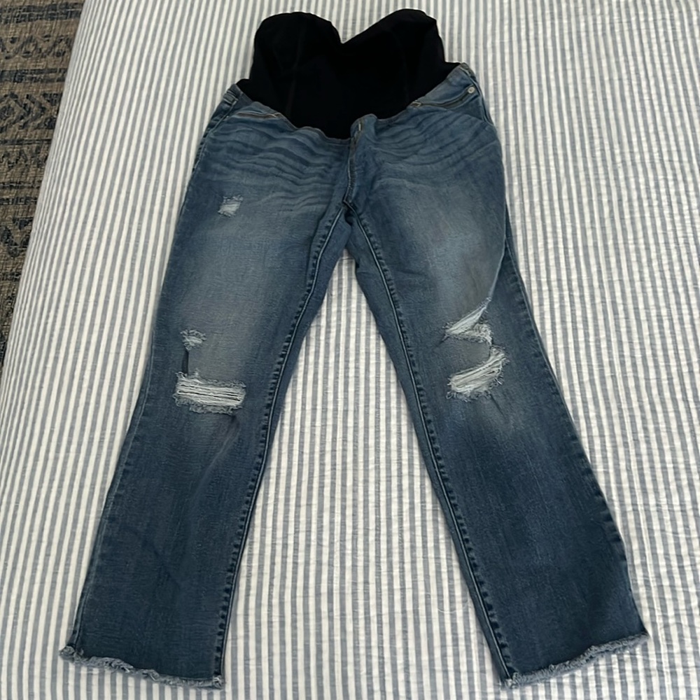 Maternity jeans size is 0